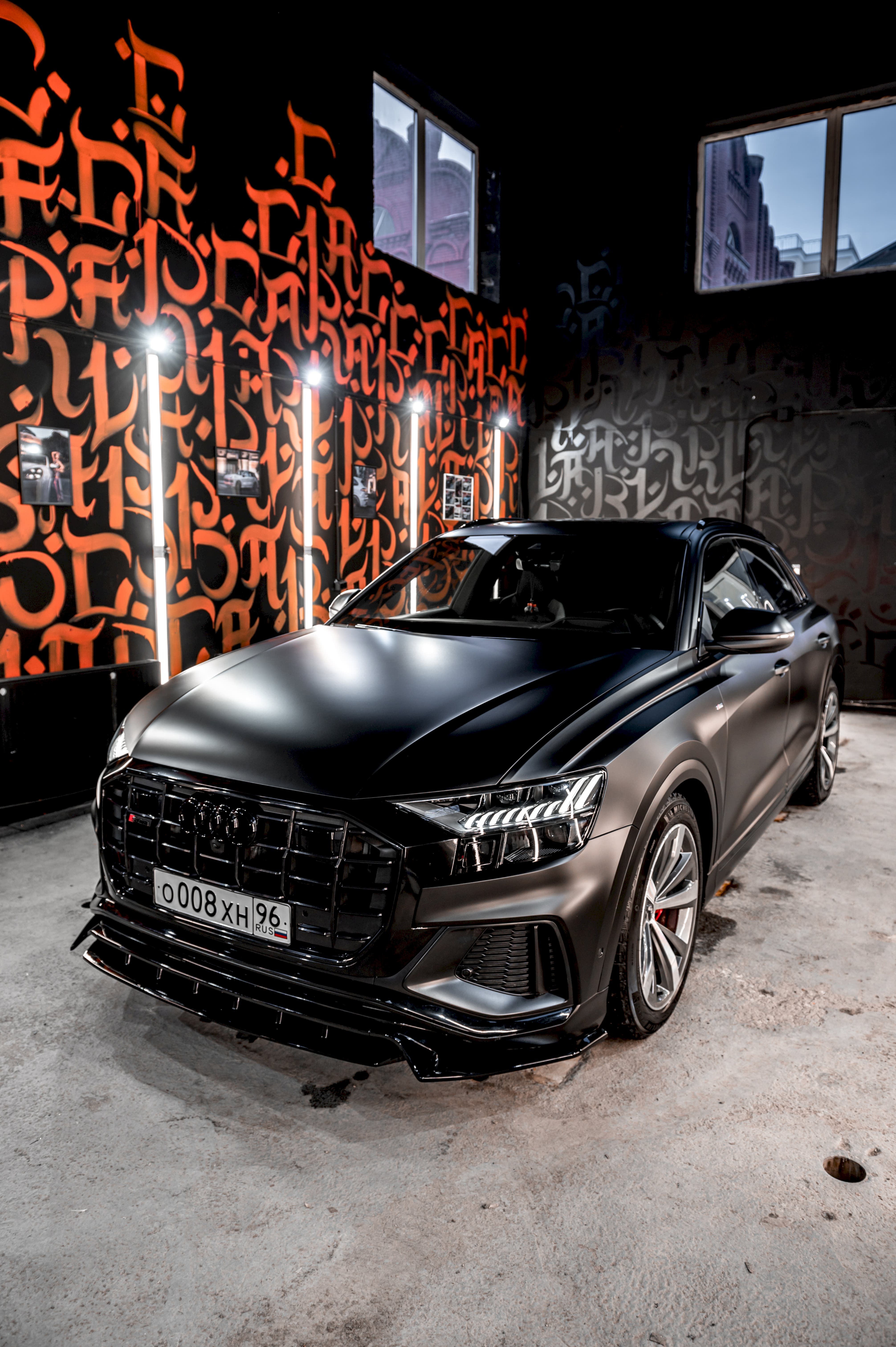 Audi Q8 - Полная оклейка в прозрачный матовый полиуретан